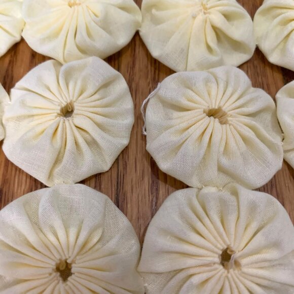 Vintage Handmade Yo-Yo Quilt Table Coverlet Crib Lap Blanket Throw Yellow/White - Picture 3 of 7